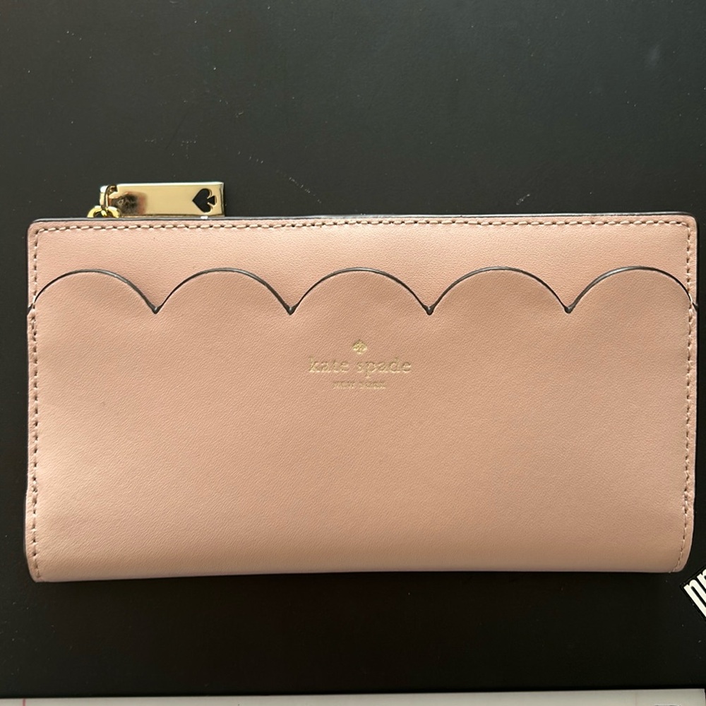 Kate Spade wallet. Euc.